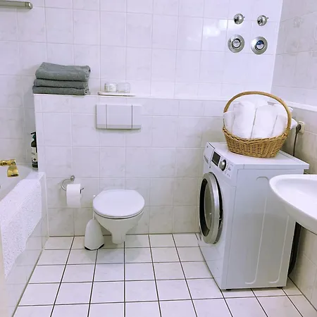 Furnished Double In Fully Equipped Shared Flat, Ideal For Students Lägenhet *